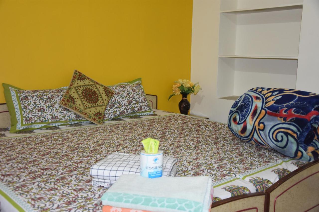 Hotel Tulsi Palace Pushkar Bagian luar foto