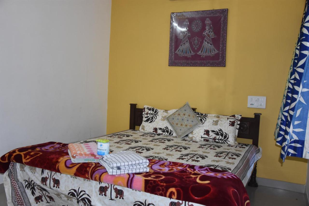 Hotel Tulsi Palace Pushkar Bagian luar foto